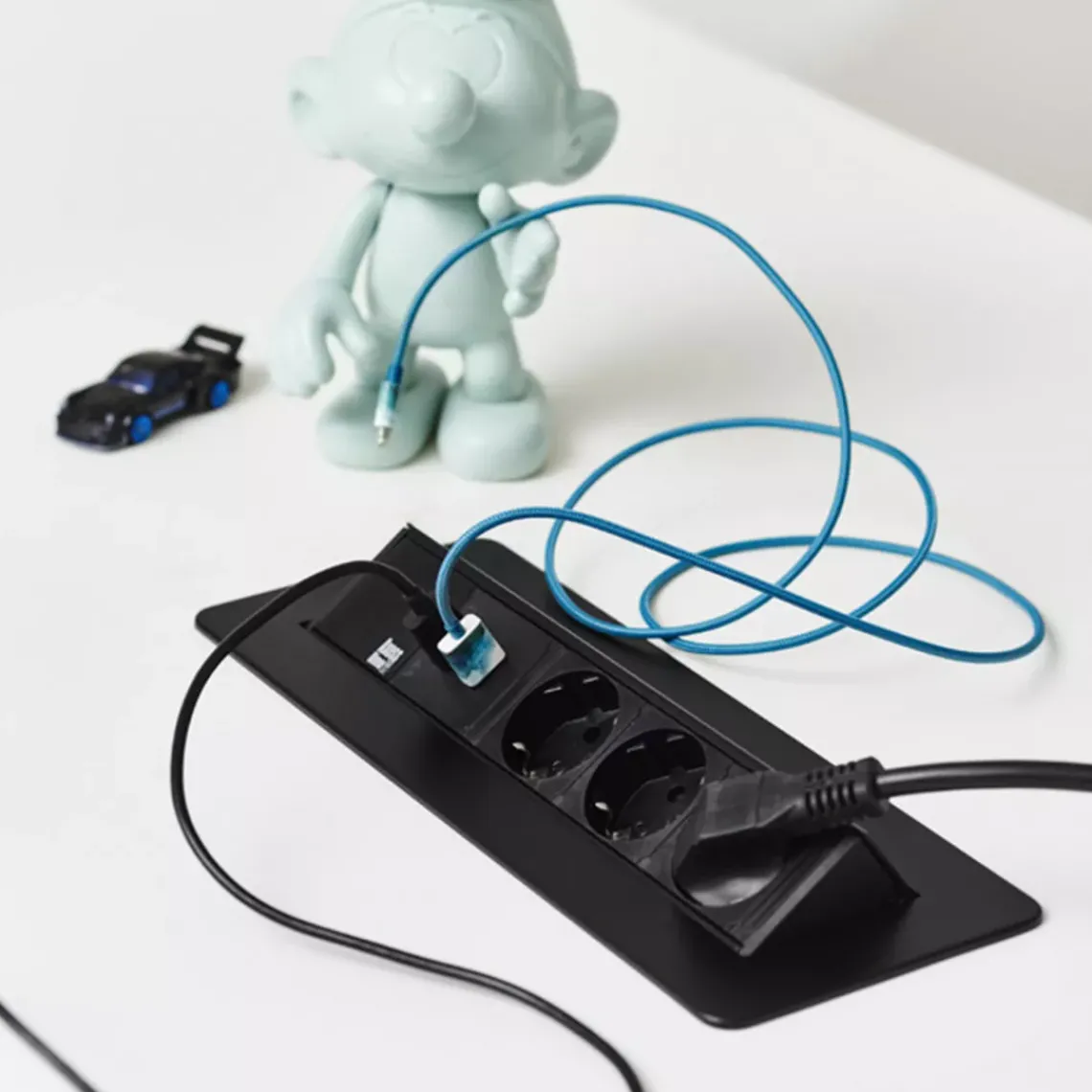 DPJ Workspace Einbausteckdose Axessline QuickBox - 3 Steckdosen, 2 USB-A