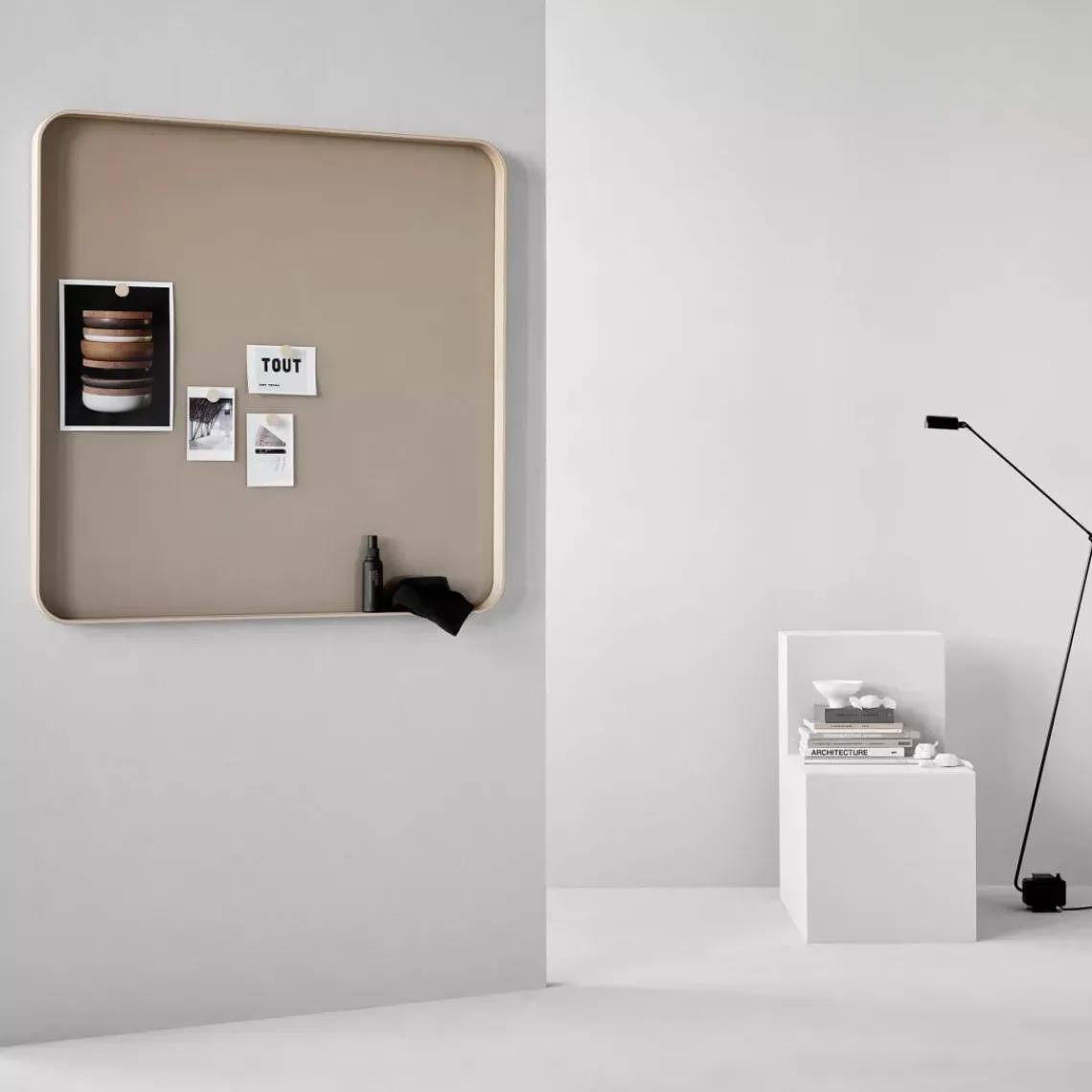 DPJ Workspace Glastafel Frame Wall