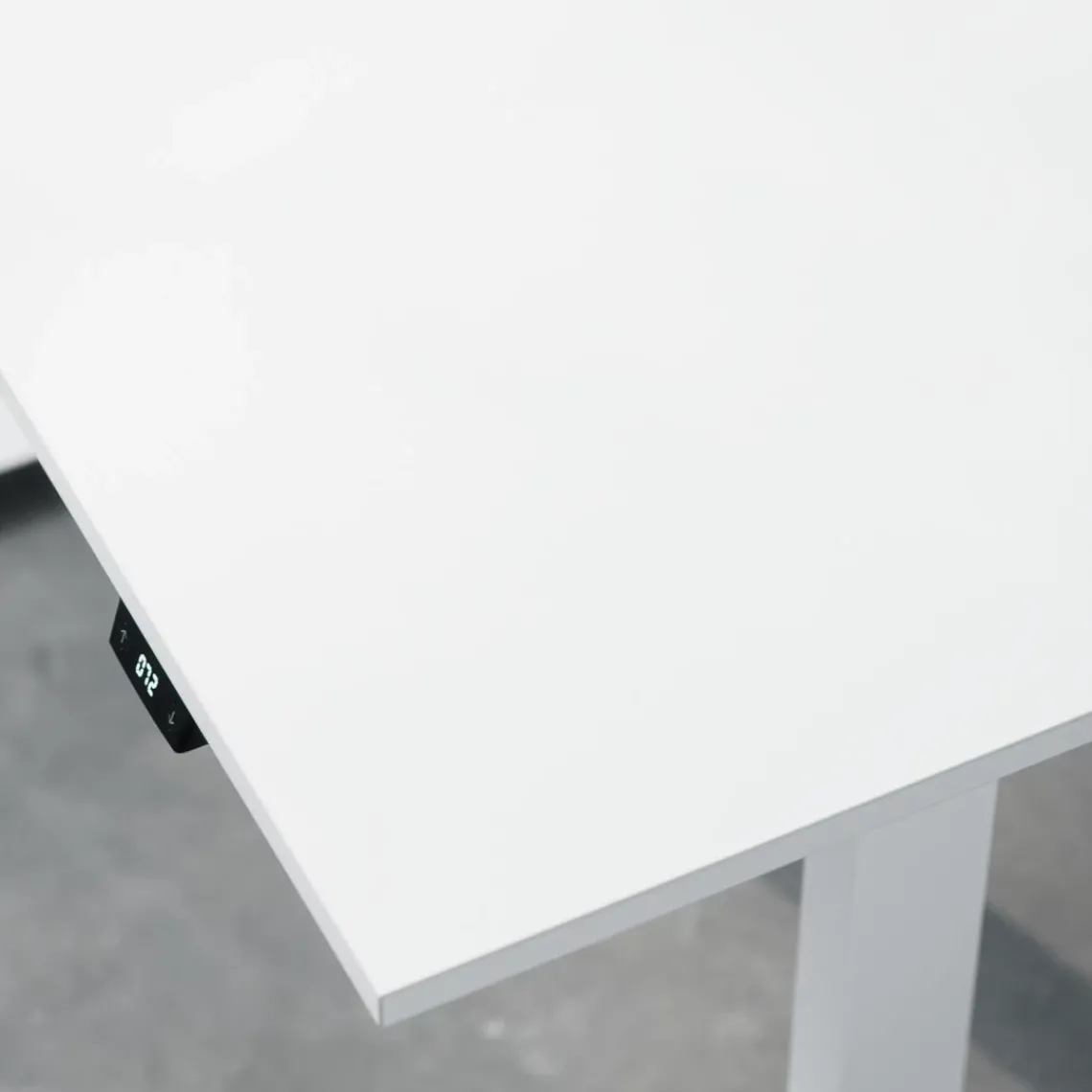 DPJ Workspace Höhenverstellbarer Schreibtisch - Professional