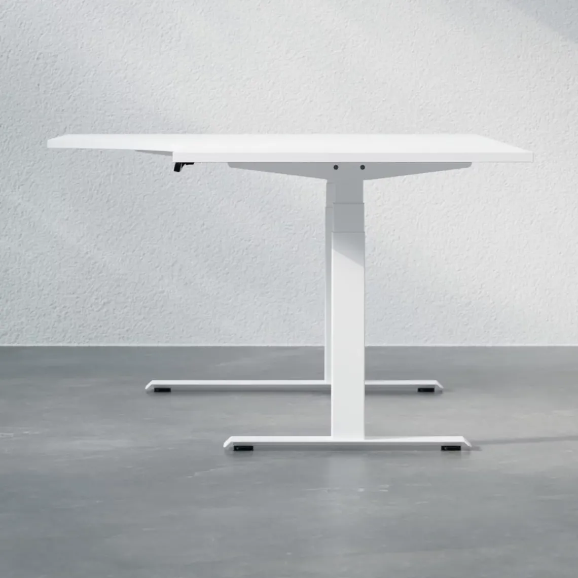 DPJ Workspace Höhenverstellbarer Schreibtisch mit geschwungener Platte - Premium