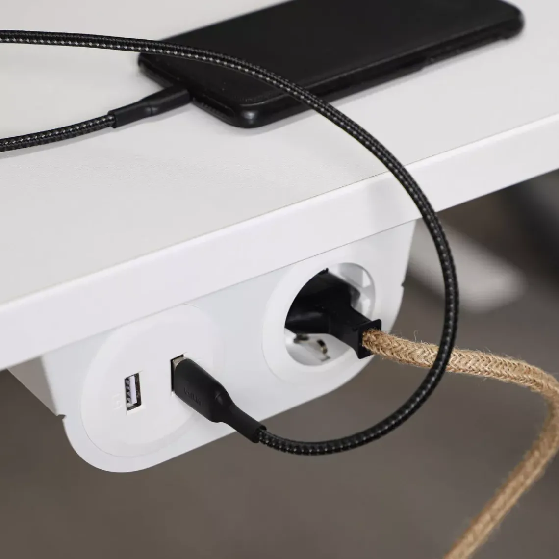 DPJ Workspace Konsole Powerdot Bracket Kit 03 - Inkl. Steckdose, 2 USB-A