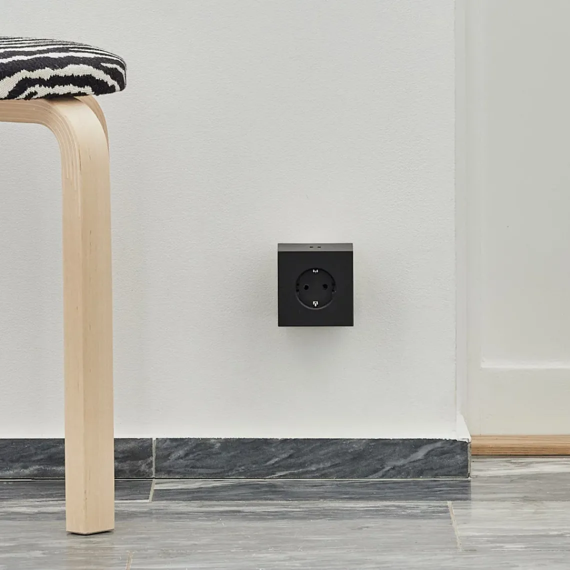 DPJ Workspace Mehrfachsteckdose Square 2 – 3 Steckdosen, 2 USB-C