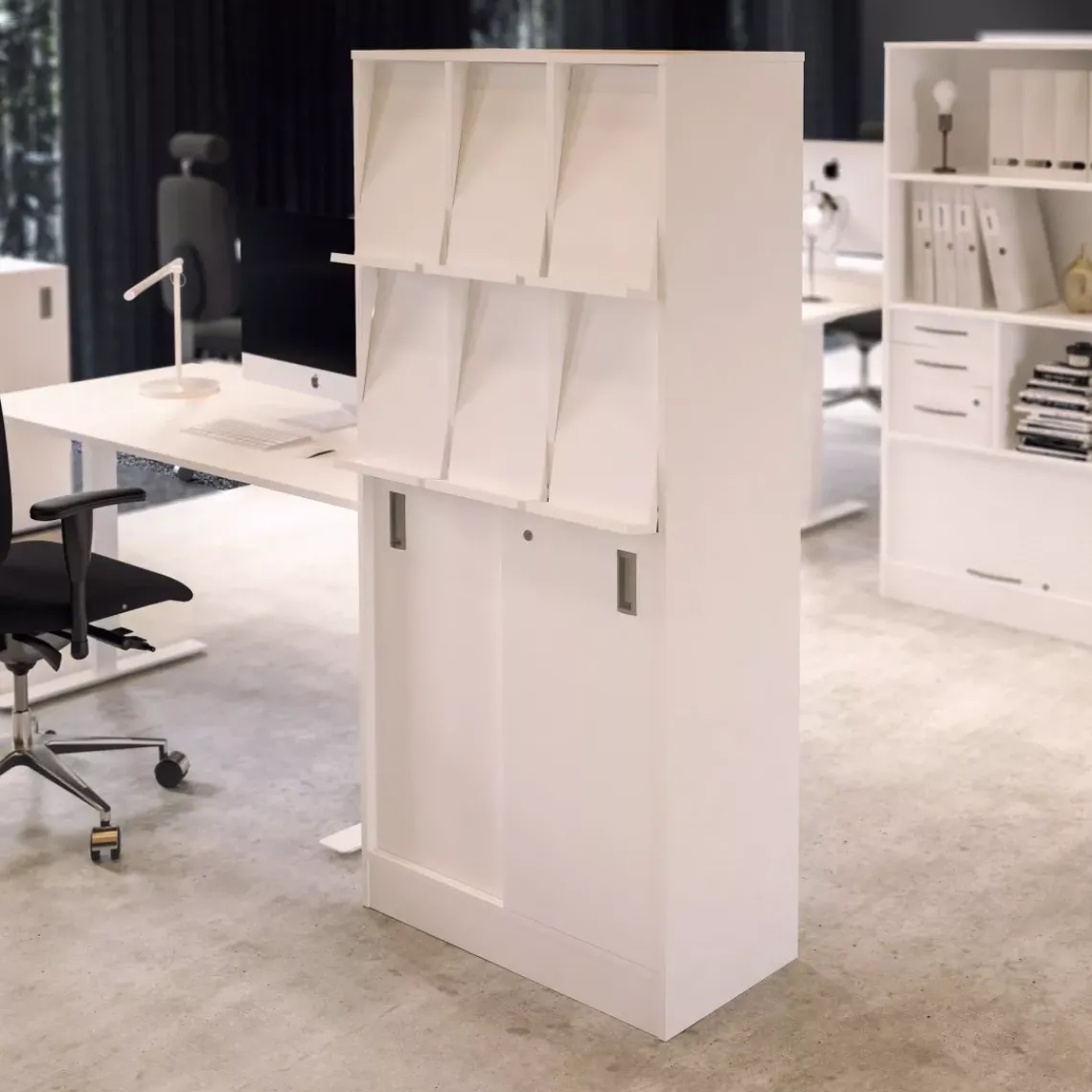 DPJ Workspace Prospekthalter/Schrank - Mit Schiebetüren