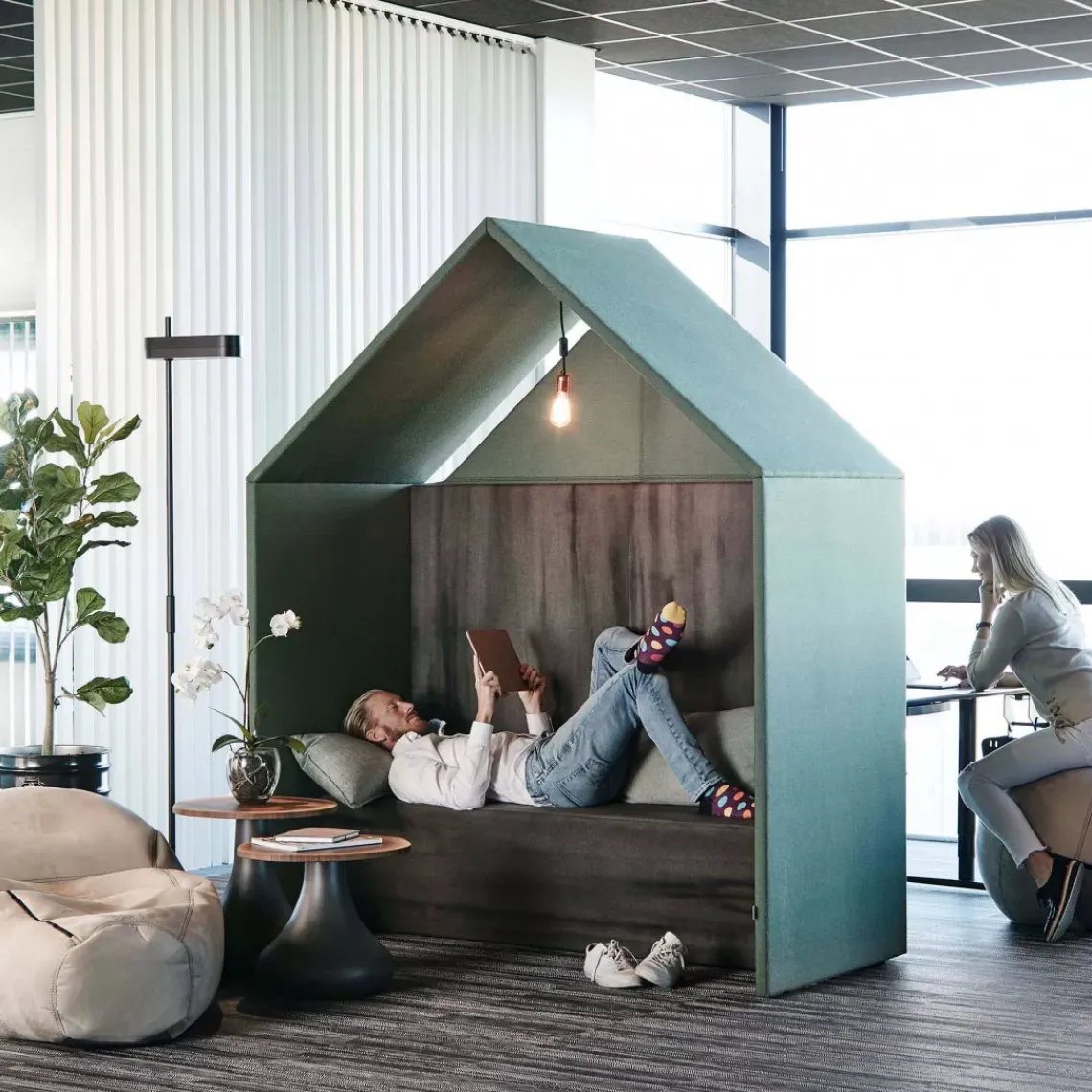 DPJ Workspace Schallabsorbierender Raum Half a Hut - Mit Kabelkanal