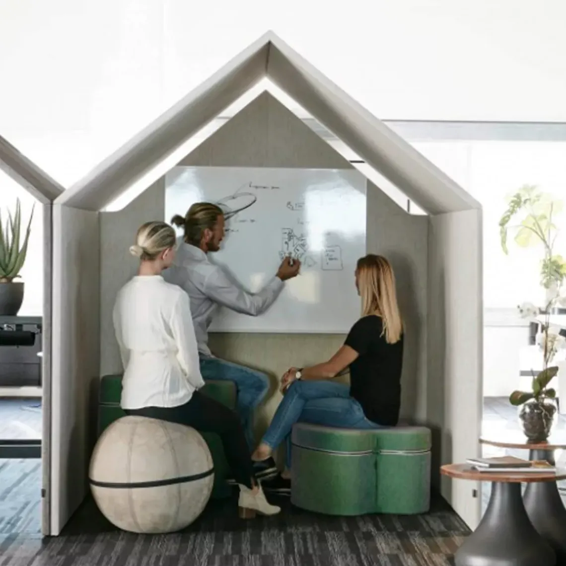 DPJ Workspace Schallabsorbierender Raum The Hut - Mit Kabelkanal
