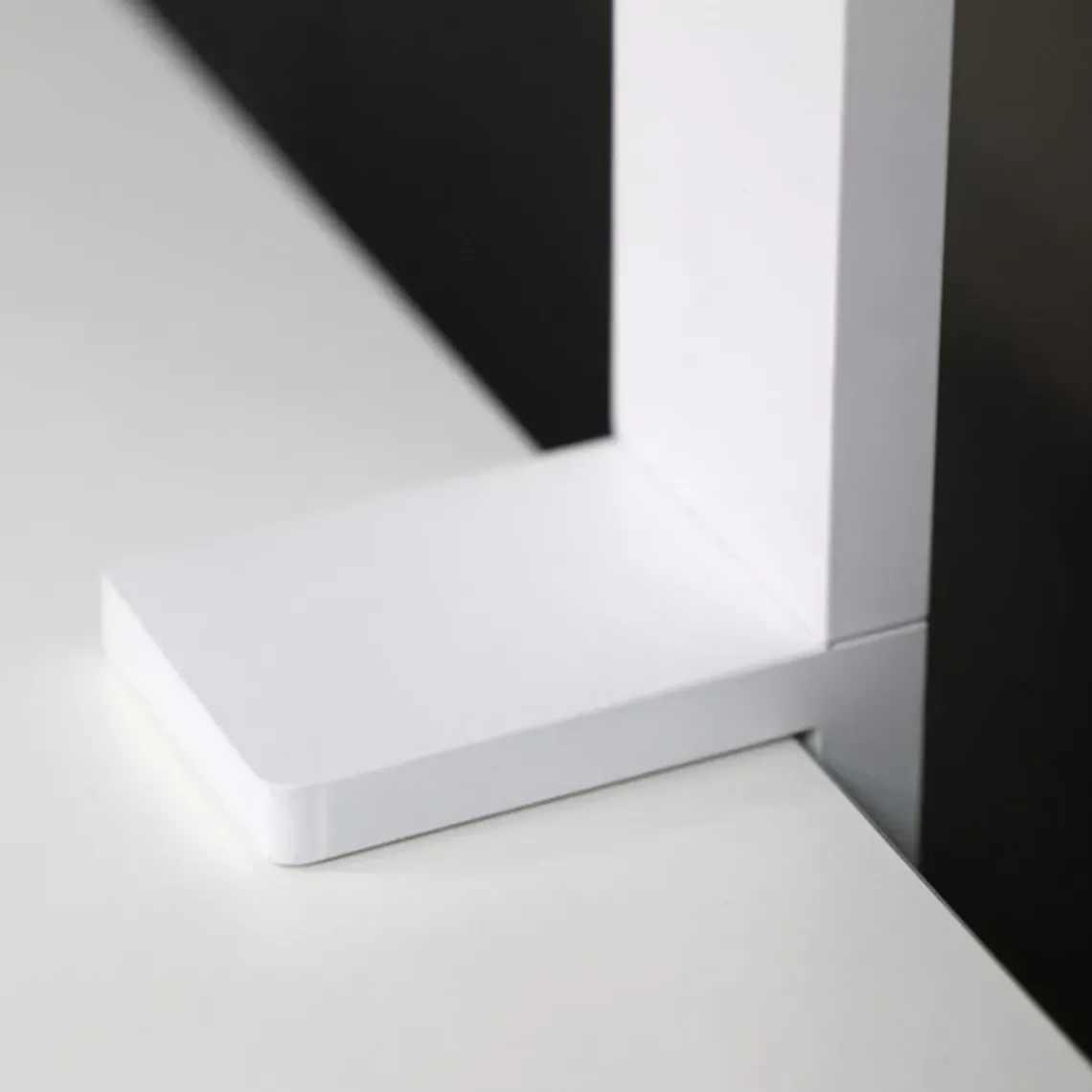 DPJ Workspace Schreibtischlampe Lamp 02