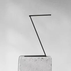 DPJ Workspace Schreibtischleuchte Angle