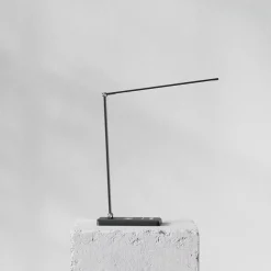 DPJ Workspace Schreibtischleuchte Charge