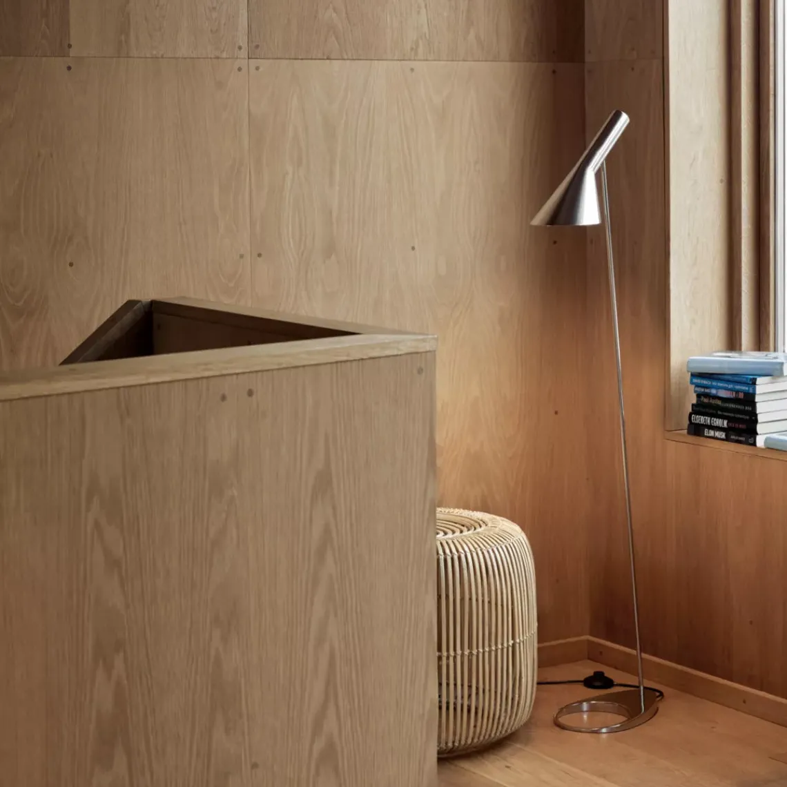 DPJ Workspace Stehleuchte AJ
