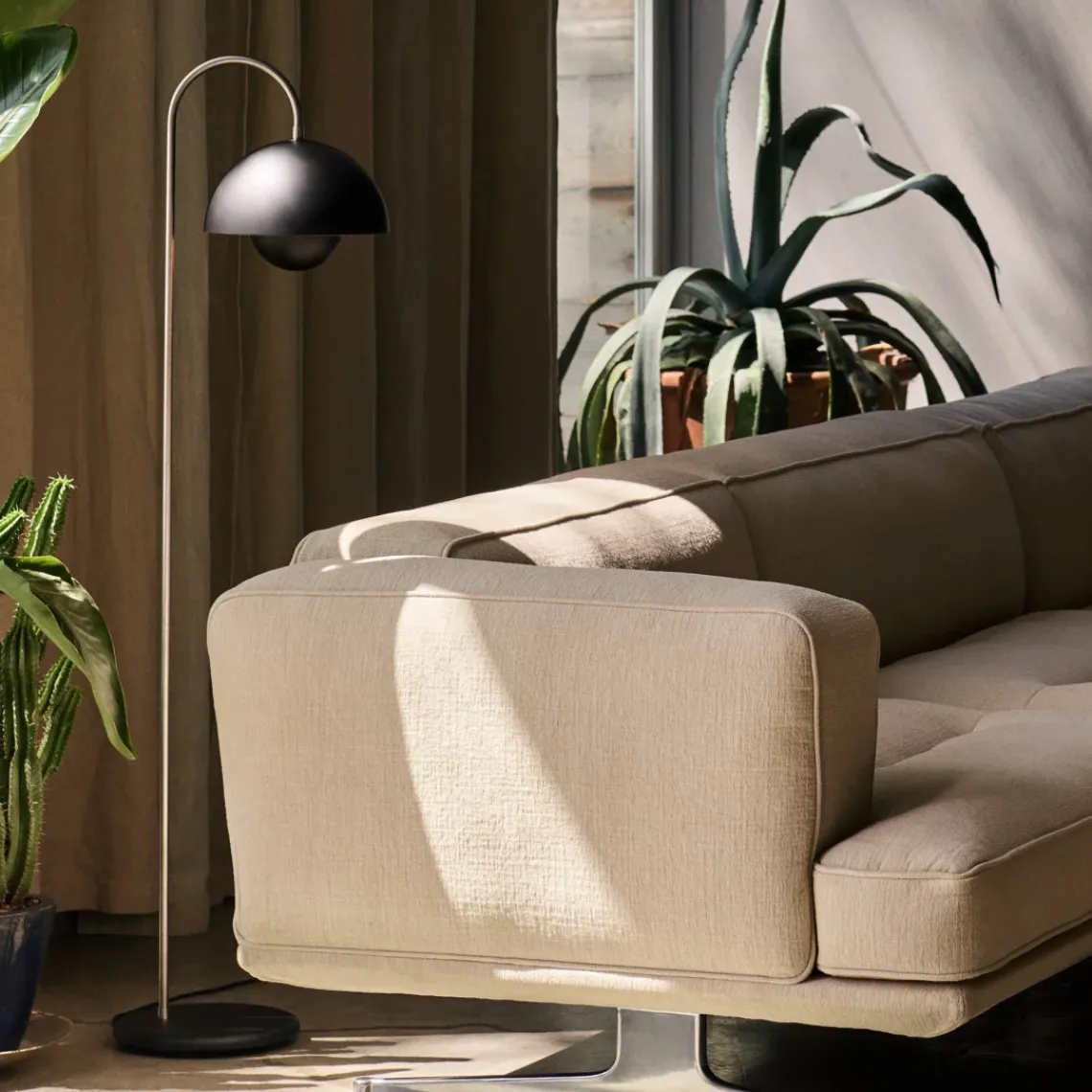 DPJ Workspace Stehleuchte Flowerpot VP12