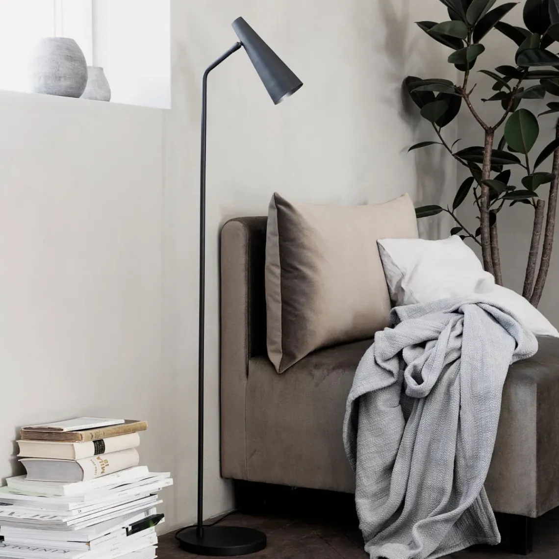 DPJ Workspace Stehleuchte Precise