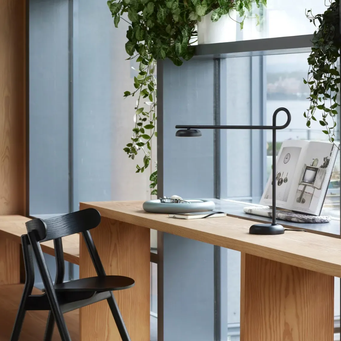 DPJ Workspace Tischleuchte Salto