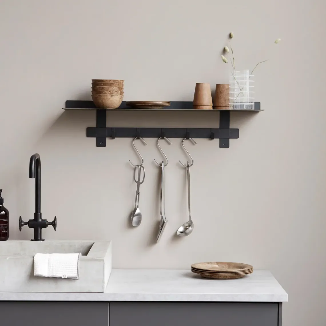 DPJ Workspace Wandregal Tag - 1 Regalboden, 5 Haken